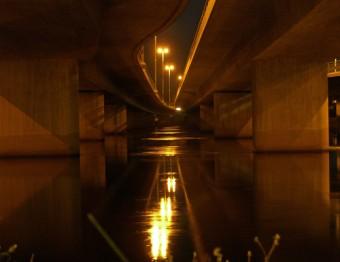 Под главным мостом города Умео